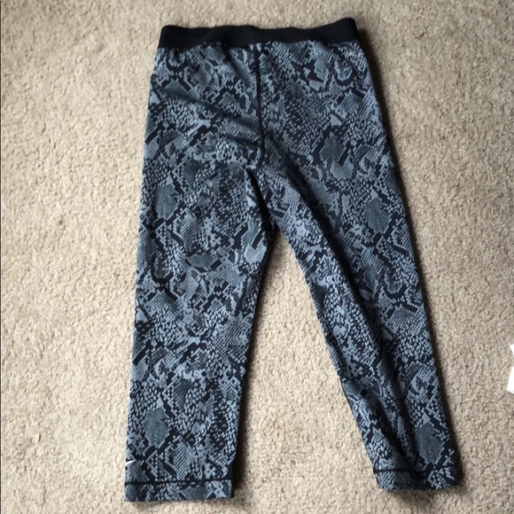 Nike cropped leggings - Picture 2 of 3